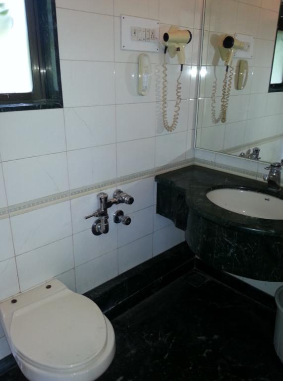 Hotel Srimaan Пуне Екстер'єр фото