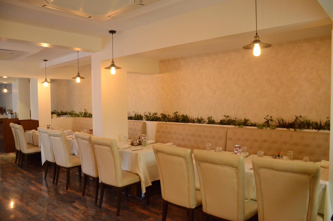 Hotel Srimaan Пуне Екстер'єр фото