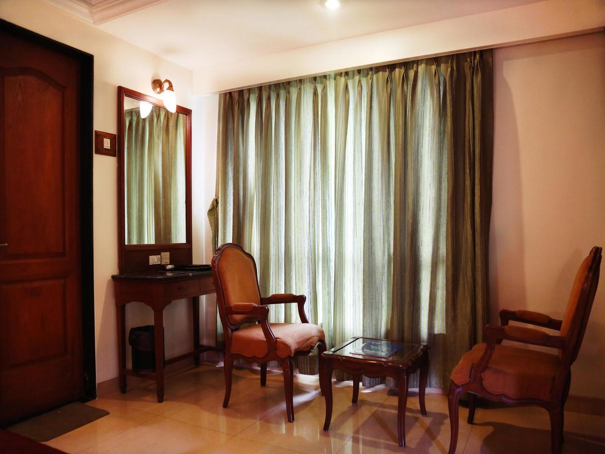 Hotel Srimaan Пуне Екстер'єр фото