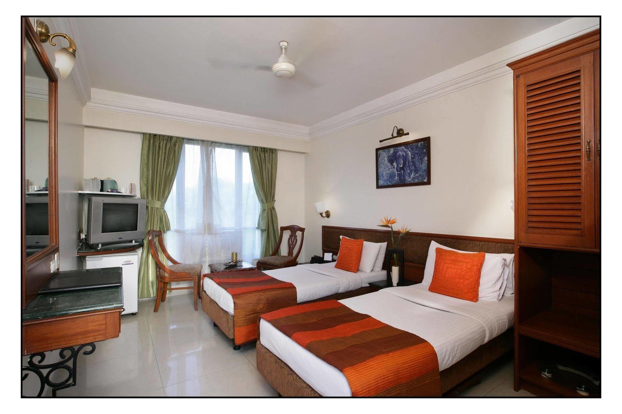Hotel Srimaan Пуне Екстер'єр фото