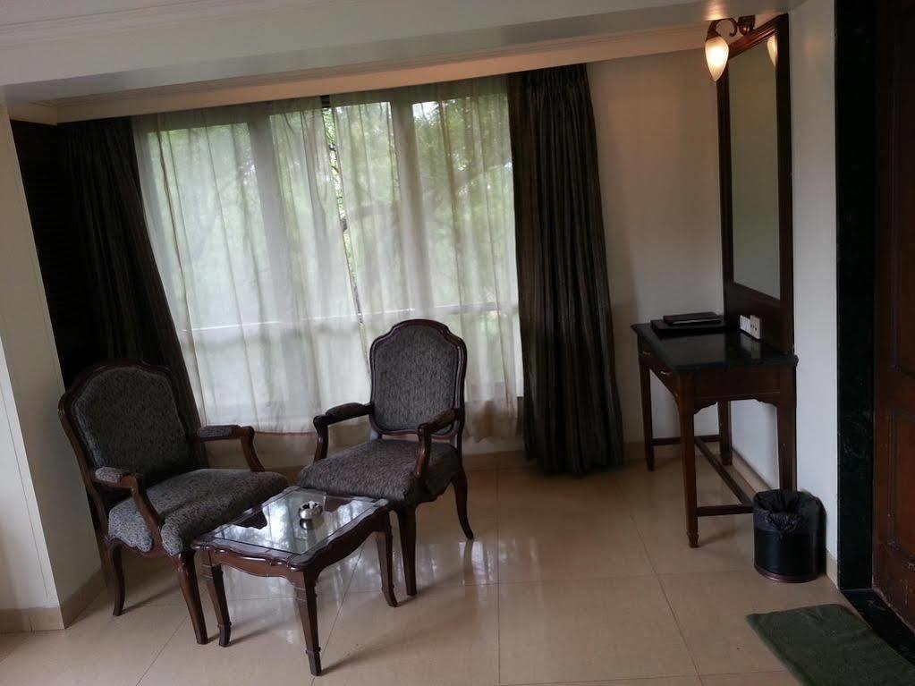 Hotel Srimaan Пуне Екстер'єр фото
